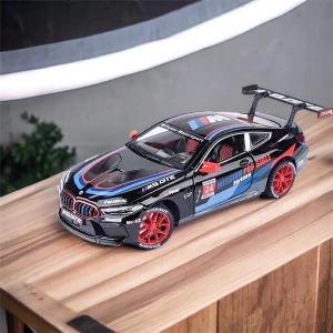 Mô hình xe BMW M8 GTE Sport 1:24