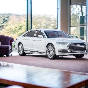 Mô hình xe ô tô Audi A8 1:24