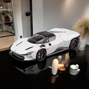 Mô Hình Xe Ferrari SP3 1:22 Black Convertible Mui Trần Hợp Kim Cao Cấp - Xe Mô Hình Sưu Tầm
