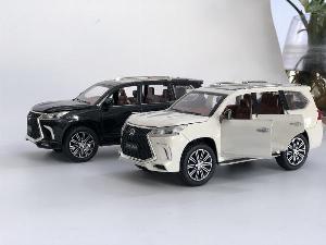 Mô hình ô tô Lexus LX570 Sport 2020 - Trắng