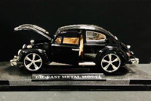 Mô hình xe cổ Volkswagen Beetle 1967 tỷ lệ 1:18 - Trắng