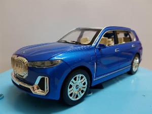 Mô hình BMW X7 1:24 (Xanh)
