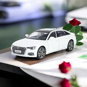 Mô hình xe Audi A6L 1:24 Hợp Kim Diecast – Có Đèn LED, Âm Thanh, Chạy Kéo Trớn, Mở Cửa