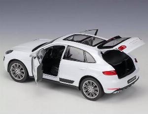 Mô hình xe Porsche Porsche Macan Turbo 1:24 [White] - SP004430