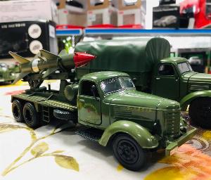 Mô hình xe quân sự Army 831-E rocket car 1:32 [Green] - Xe chở tên lửa