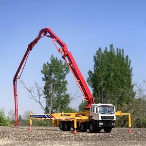 Mô hình xe xe cần cẩu 4 càng Concrete pump Truck 1:50 [Red]