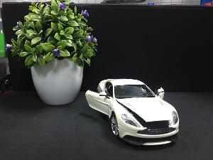 SP005001 [WELLY] Aston Martin VANQUISH 124 [White]
