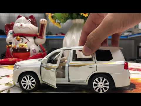REVIEW MÔ HÌNH XE TOYOTA LAND CRUISER V8 1:24 - MOHINHXE.NET